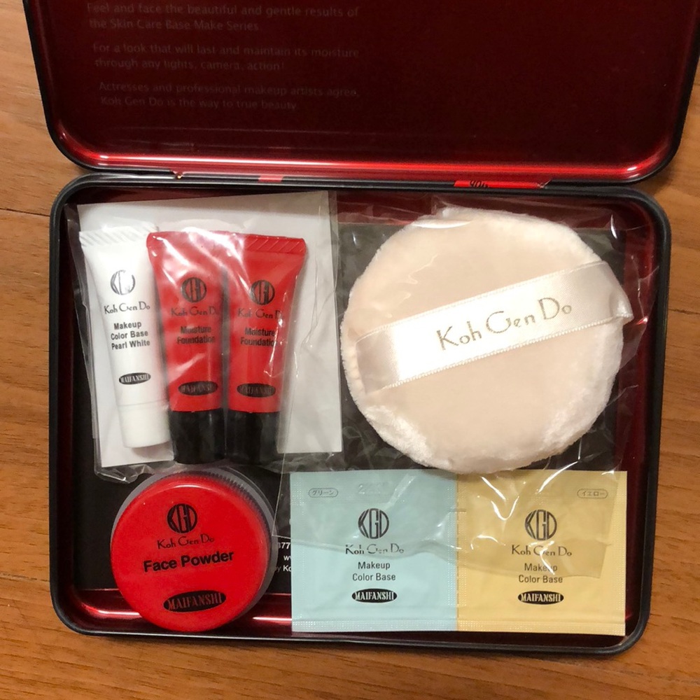 🆕 Koh Gen Do trial makeup set